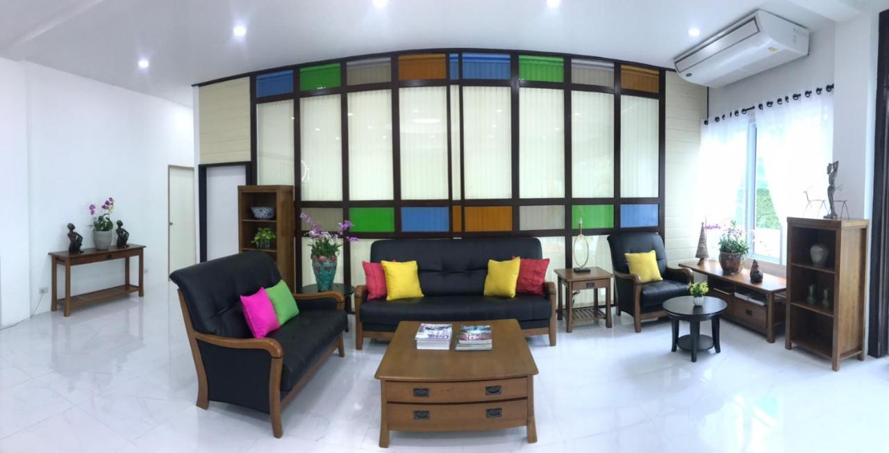Nine Smiths Chiangmai Hotel