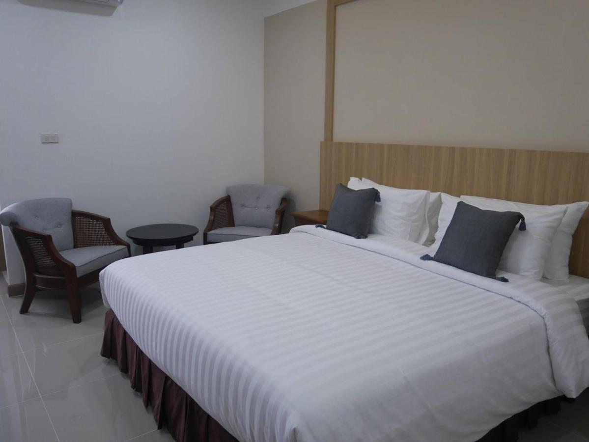 Nine Smiths Chiangmai Hotel 3*
