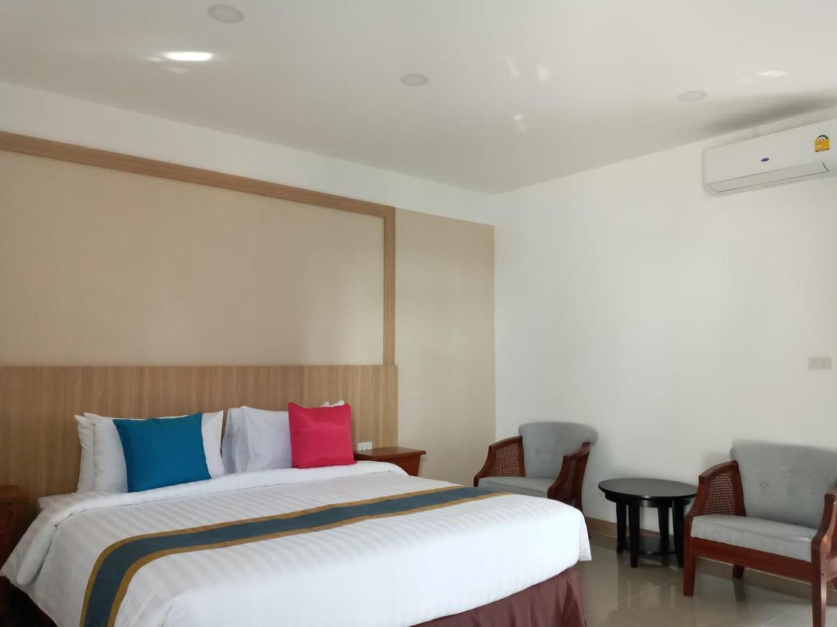 Hotel Nine Smiths Chiangmai Chiang Mai